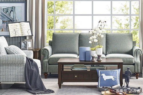 如何挑選心儀的布藝沙發(fā)？從糾結(jié)伯典、非同、愛依瑞斯、左右品牌說起